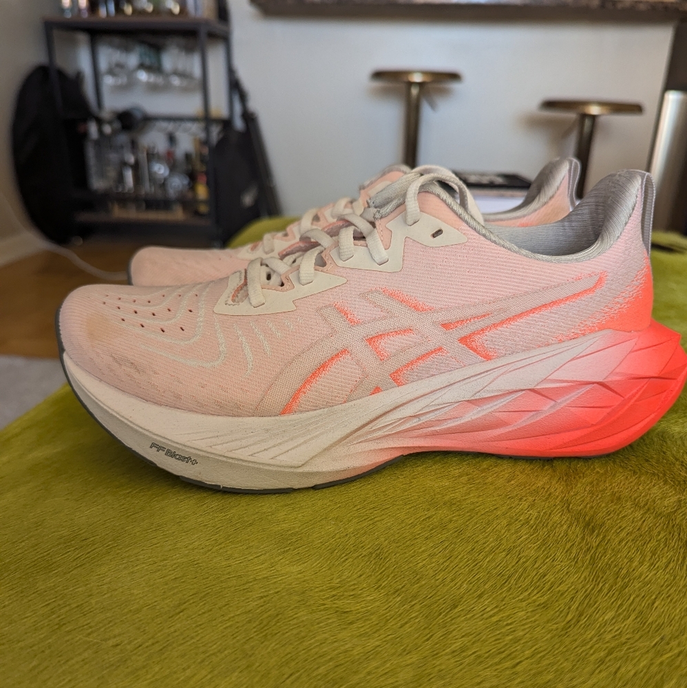 Asics Novablast 4 Women's Size 8